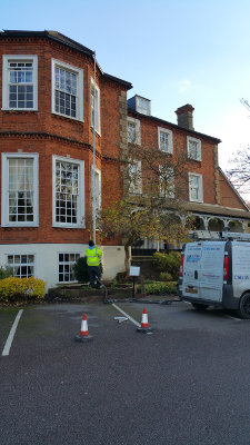 Gutter cleaning in Swanscombe